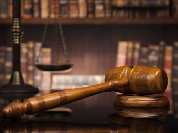 员工被公司体罚爬行50圈，用人单位行为是否合法？